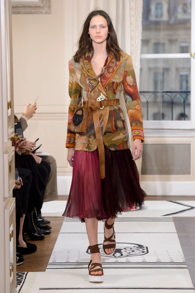 Look 14